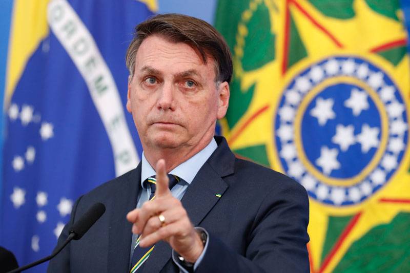 Jair Bolsonaro volta a ameaçar